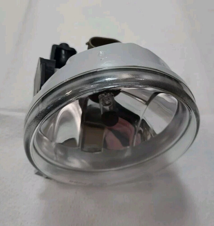 Faro antiniebla MOPAR 55077320AD compatible con Dodge Durango 2002-2003 y Dodge Dakota 2002-2004 Foto 1 de 4