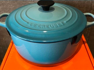 Le Creuset Cocotte Ronde 20cm 7.1.9cm 2.4L 2.3/4qt Caraibico Blu Ghisa Usato - Foto 1 di 11