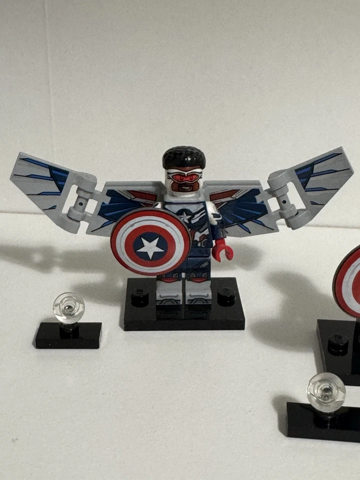LEGO Marvel What If Minifigura Sam Wilson Falcon Foto 1 de 1