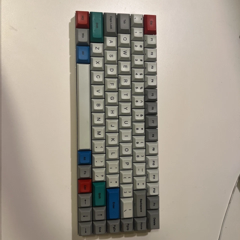 Teclado mecánico para juegos VORTEX VTG-8200 - interruptores marrón cereza mx Foto 1 de 4