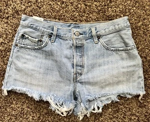 Levi's 501 Mid Rise Button Fly Cut Off Jean Shorts Fray Medium Wash Size 29 (31) - Picture 1 of 7