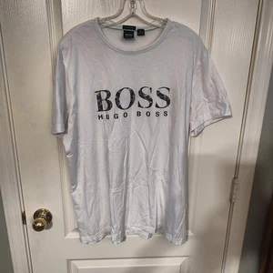 Camiseta Hugo Boss Blanca Calce Regular XXL Se Ajusta Como XL EE. UU. Calce Más Pequeño - Imagen 1 de 9