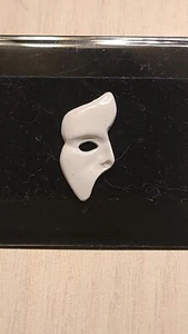 Vintage Phantom of the Opera Brooch Pin White Enamel Metal 1988 - Picture 1 of 3