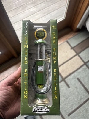 Gearbox JOHN DEERE 1920’s Wayne Gas Pump  1999  Replica Limited Edition Vintage - Image 1 of 4