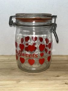 Vtg 1970s CARLTON Hermetic Glass 3/4L Jar Wire Bale Clamp Lid SWEETS Red Hearts - Picture 1 of 6