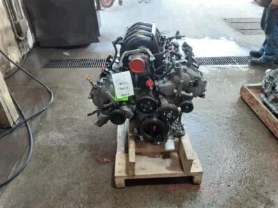 2010-2015 Nissan Armada Titan Engine Assembly 5.6L Flex Fuel OEM - Image 1 of 4