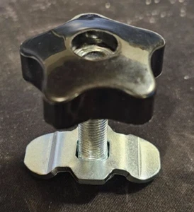 Finally a threaded knob stud for your L-Track! No tools needed! Long version. - Bild 1 von 6