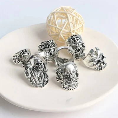 Venta al por mayor Lote de 25 piezas de anillos de plata antiguos con calavera punk gótica joyería de estilo mixto Foto 1 de 4