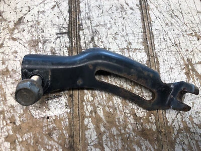 Suporte superior alternador 95-97 Kia Sephia 1.8 - Imagem 1 de 3