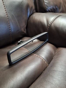 19-25 SILVERADO INTERIOR REAR VIEW MIRROR AUTOMATIC DIMMING 13558192 - Picture 1 of 2
