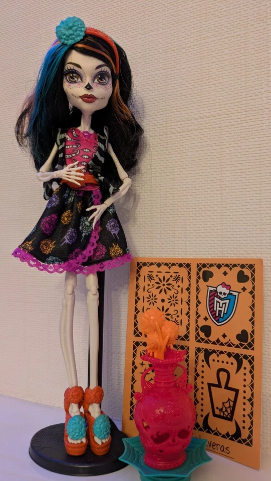 Monster High Skelita Calaveras Art Class Fashion Doll with Accessories - Image 1 of 1