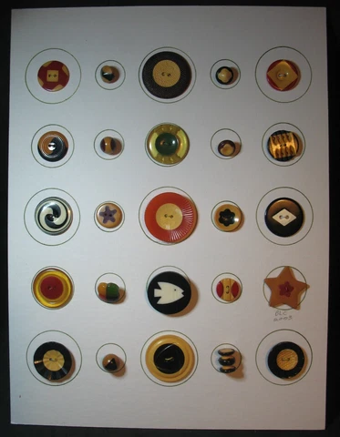 Button Collector's Card w 25 Mostly Bakelite Cookie Buttons including 1 BLC 2003 Cover