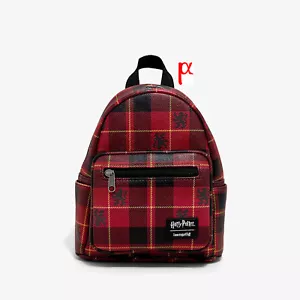 Mini Mochila Loungefly Harry Potter Gryffindor Negra y Roja a Cuadros Exclusiva - Imagen 1 de 4