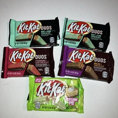 5 Bars: KitKat Duos - 2 Mint + Dark Chocolate, 1 Strawberry + Dark Cho, Mocha - Image 1 of 4