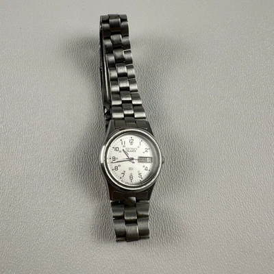 Vintage 70’s Seiko SQ Japan Quartz Women’s Dial Watch Day/Date Original Band - Image 1 of 4