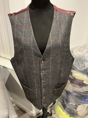Samuel Windsor Tweed Suit waistcoat Size L Chest 46 - Image 1 of 4