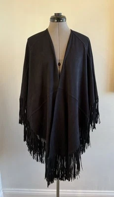 Poncho Alberto Makali Flecos Negro Frente Abierto Imitación Gamuza Talla ABIERTO Foto 1 de 4