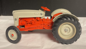 Toy Ertl Ford Tractor 1:16 Scale Wide Front End