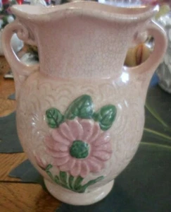 Vintage Hull Art U.S.A. Pottery 6 " Vase Peach Color with pink flower. 2 ears - Picture 1 of 5