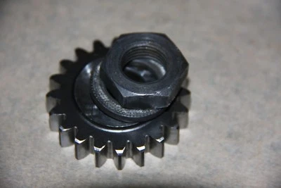 Pignone Primario TRANSM. AP0293926 APRILIA 125 Motore "ROTAX 123" - Immagine 1 di 2