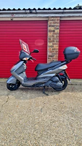 YAMAHA CYGNUS X 125 SILVER/BLACK 610 MILES ONLY. GREAT CONDITION NO MOT OR TAX - Picture 1 of 18
