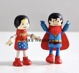 NEU Pottery Scheune Kinder Superman & Wonder Woman Figuren Figuren Superhelden - Bild 1 von 1