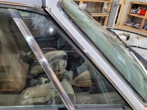 1978 Fiat X1/9 Front Right Passenger Door Vent Glass - Picture 1 of 3