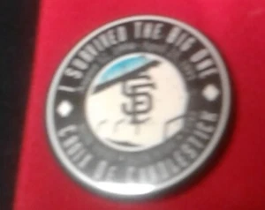 VINTAGE OFFICIAL 90s SAN FRANCISCO GIANTS "SURVIVED THE BIG ONE" PIN. GOOD CONDI - Picture 1 of 5
