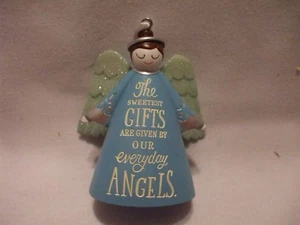 NUEVO EN CAJA SELLO Árbol de Navidad ÁNGEL AZUL Adorno "Los regalos más dulces dados por ángeles" - Imagen 1 de 5