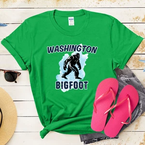 Bigfoot Washington T-Shirt, Sasquatch Geschenk, Pacific NW Tee, Cryptid Shirt, - Bild 1 von 15
