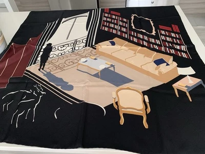 Bufanda Chanel Coco’s Apartment entrelazada con logotipo CC Foto 1 de 4