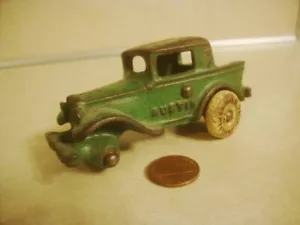 Vintage A.C. Williams Cast Iron AUSTIN TOW TRUCK in Green Goes w Auto Hauler Toy - Picture 1 of 6