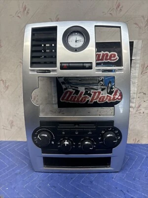 2005-2007 CHRYSLER 300 AC HEATER CLIMATE CONTROL WITH BEZEL  (office) - Image 1 of 4