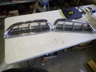 Secciones de rejilla/fundiciones New Yorker Regis 1955 originales súper bonitas ++ Foto 1 de 4