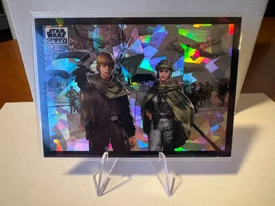 2022 Topps Chrome Star Wars Galaxy The Jedi & The Princess Atomic 123/150 - Image 1 of 2