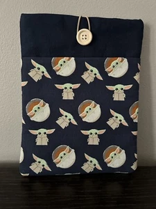 Kindle Padded Sleeve l Star Wars Mandalorian Baby Yoda l Cotton l Front pocket - Picture 1 of 3