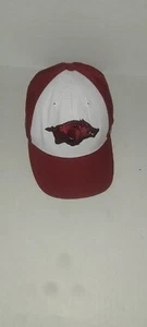 Gorra Arkansas Razorbacks ajustable con tirantes - Imagen 1 de 6
