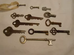 12 Vintage Antique Keys Skeleton Jewelry Box Cabinet Clock Flat Ornate Etc... - Picture 1 of 11