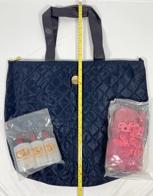 De Colección Años 90 Avon Azul Acolchado Nylon Bolso de Mano 20" y 3 Botellas Paisley Juego de Artículos de Aseo NUEVO Foto 1 de 4