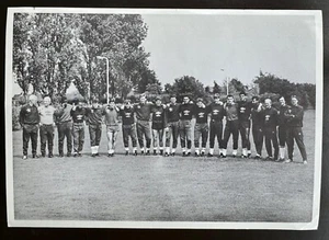 PAUL GASCOIGNE signed Original 1987 England U21 Team Press Photo 17 autographs - Picture 1 of 3