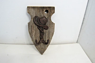 Sombreros, abrigos de gancho de pared de vaquero occidental rústicos hechos a mano Foto 1 de 4