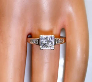 Gorgeous 14k White Gold .94 Ctw Princess Cut Diamond Wedding/Engagement Ring - Picture 1 of 4