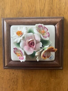 Vintage Capodimonte Porcelain Floral Wood Box Italy Hand Made Flowers Butterfly - Picture 1 of 24