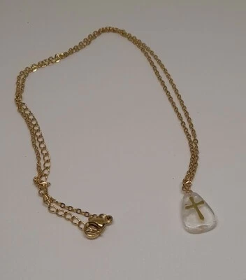 Collana con Ciondolo In vetro di mare levigato E Croce In Acciaio Color Oro Gold - Immagine 1 di 4