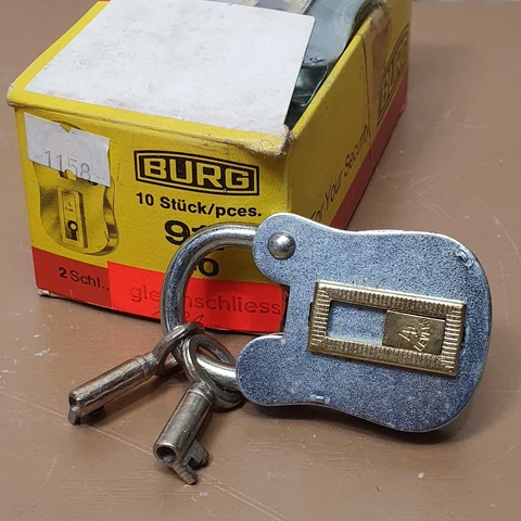 NEW - VINTAGE BURG PADLOCK 40mm PADLOCK WITH 2 KEYS Collectable Cover