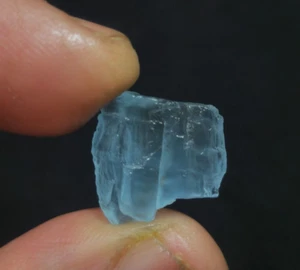 Increíble enorme cristal de aguamarina azul de 11 quilates tamaño crudo 17X17X16 mm piedra áspera - Imagen 1 de 6