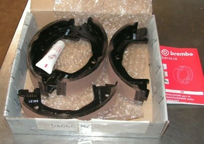 Nissan Cabstar F24M Parking Brake Shoes Part Number D4060-MB40C - Image 1 of 3