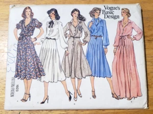 Vogue 1923 Schnittmuster 80er Misses Hemdkleid Plissee oder voller Rock Größe 12 - Bild 1 von 6