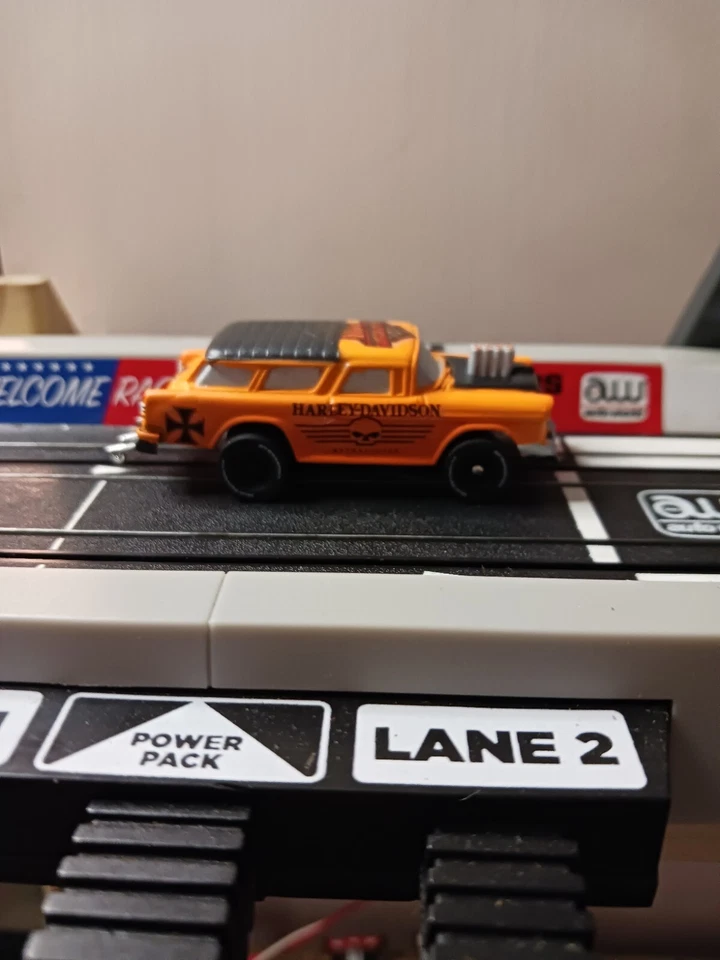 Carro de resina personalizado Ho Aw Mega G 1955 Chevy Nomad Harley Davidson tema Slotcar Foto 1 de 4