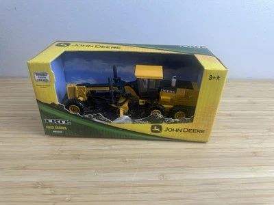 Ertl 1/50 John Deere Road Grader Diecast New In Box #37013 Scale 1:50 - Image 1 of 2